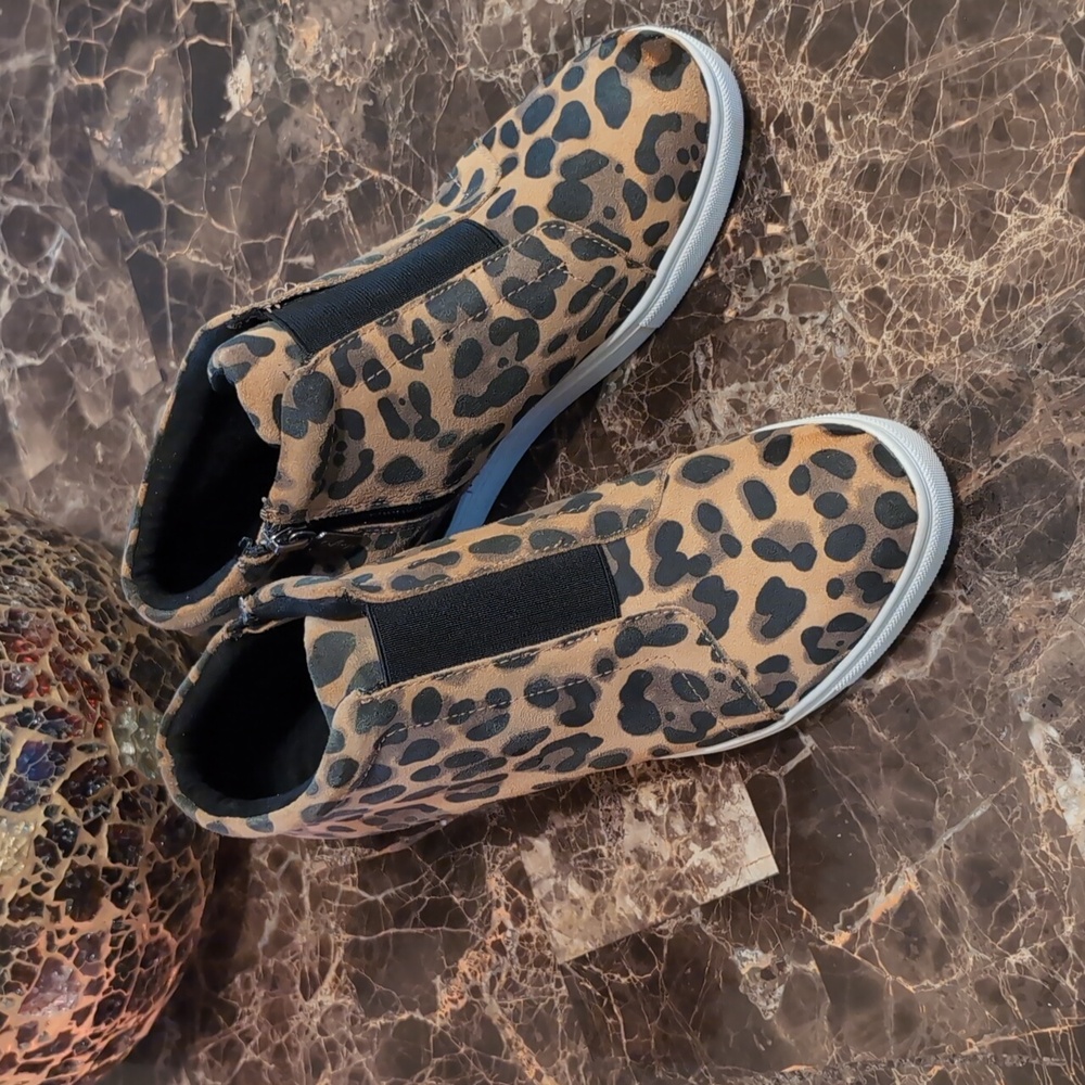 Aqua College Women's Leopard Print Suede Wedge Shoes